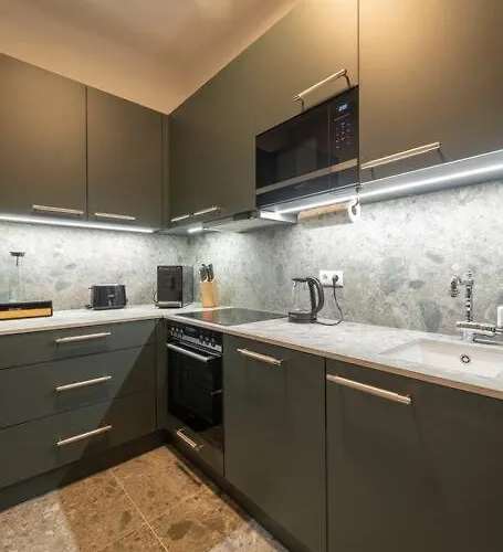Josef's I Premium I Modern & Urban
