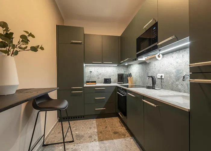 Josef's I Premium I Modern & Urban דירה